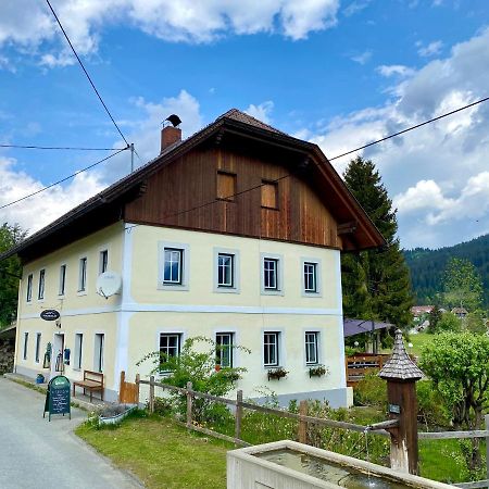 Haus 26 Weissbriach Bed & Breakfast Bagian luar foto