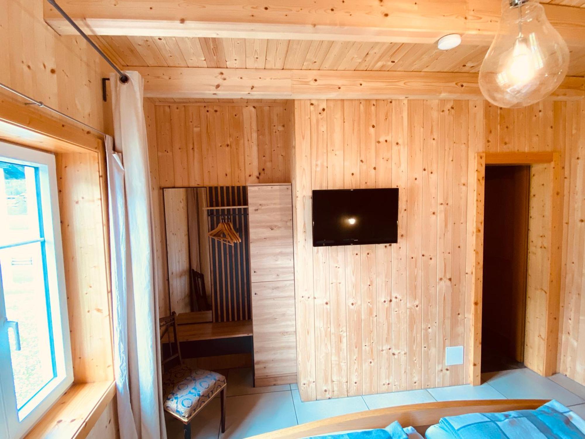 Haus 26 Weissbriach Bed & Breakfast Bagian luar foto
