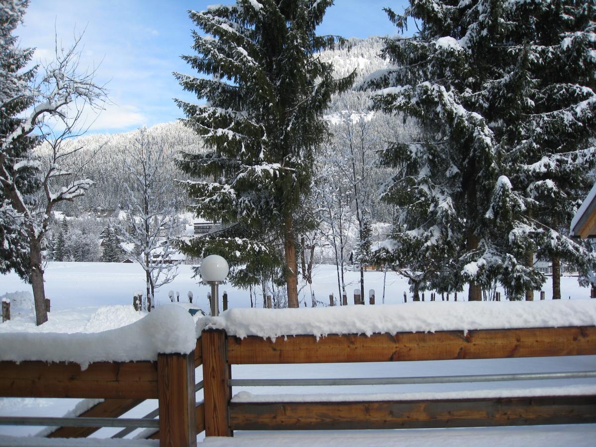 Haus 26 Weissbriach Bed & Breakfast Bagian luar foto